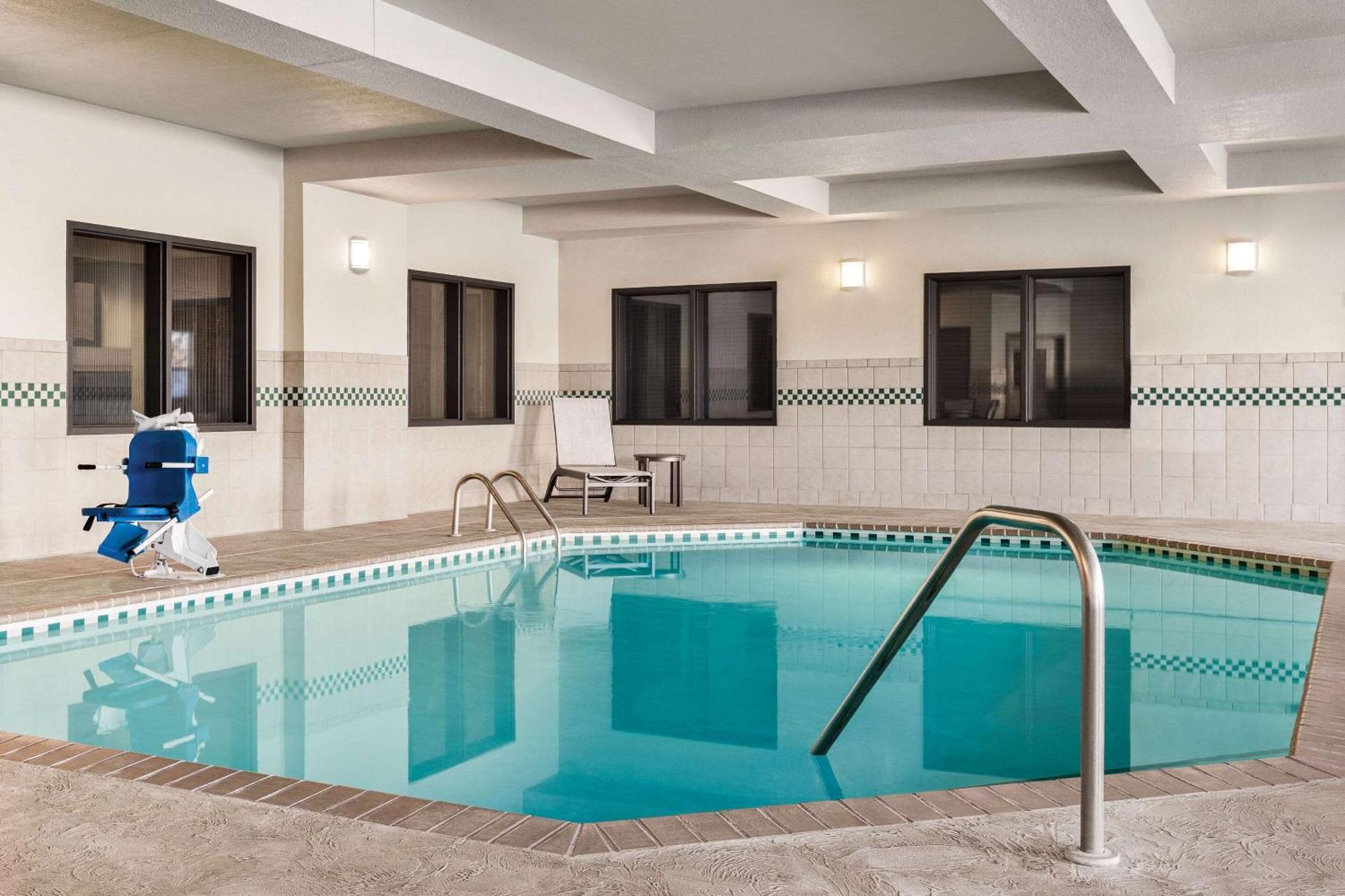 Country Inn & Suites By Radisson, St Cloud East, Mn Saint Cloud Eksteriør billede
